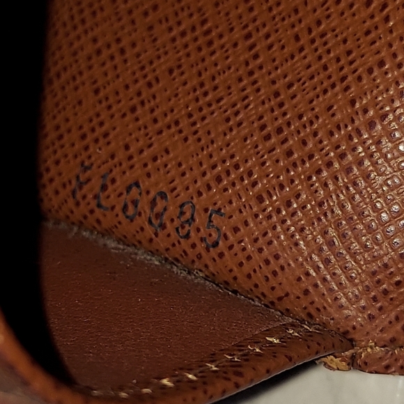 EUC LOUIS VUITTON 4 KEY HOLDER POUCH / WALLET  WITH DUST POUCH DATE CODE FL0095 - Picture 7 of 9